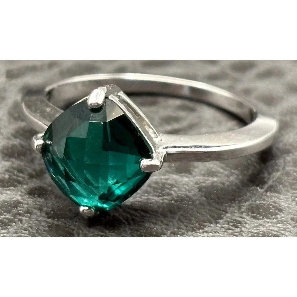 Vintage Swarovski Green Faceted Cushion Cut Crystal Ring Silver Tone Size 5.75